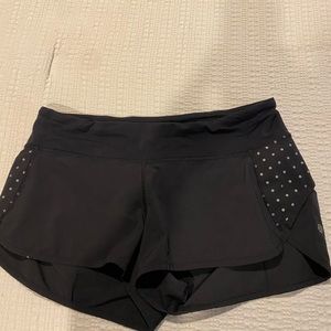 Black Lululemon speed shorts 2.5